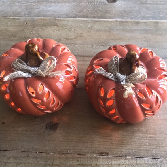 SALE ✅✅✅Set of 2 Ceramic Lighted Pumpkins - Picture 2 of 8